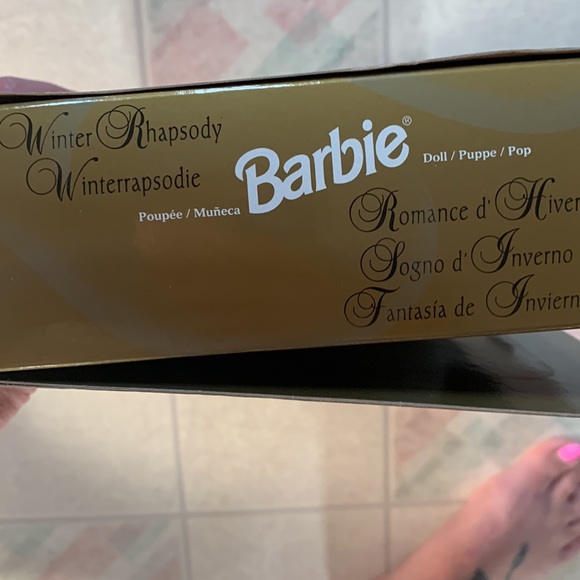 Avon winter rhapsody Barbie special  edition - Picture 3 of 5
